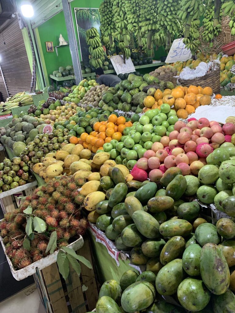 frugtmarked på sri lanka med eksotiske frugter